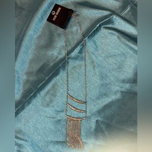 Steve Madden silver toned fashion pendant/necklace y2k